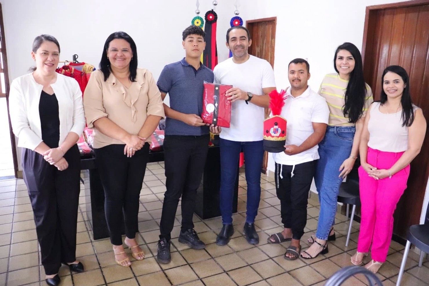 GOVERNO DE PRINCESA ENTREGA NOVOS EQUIPAMENTOS E FARDAMENTO À BANDA MANOEL MARROCOS