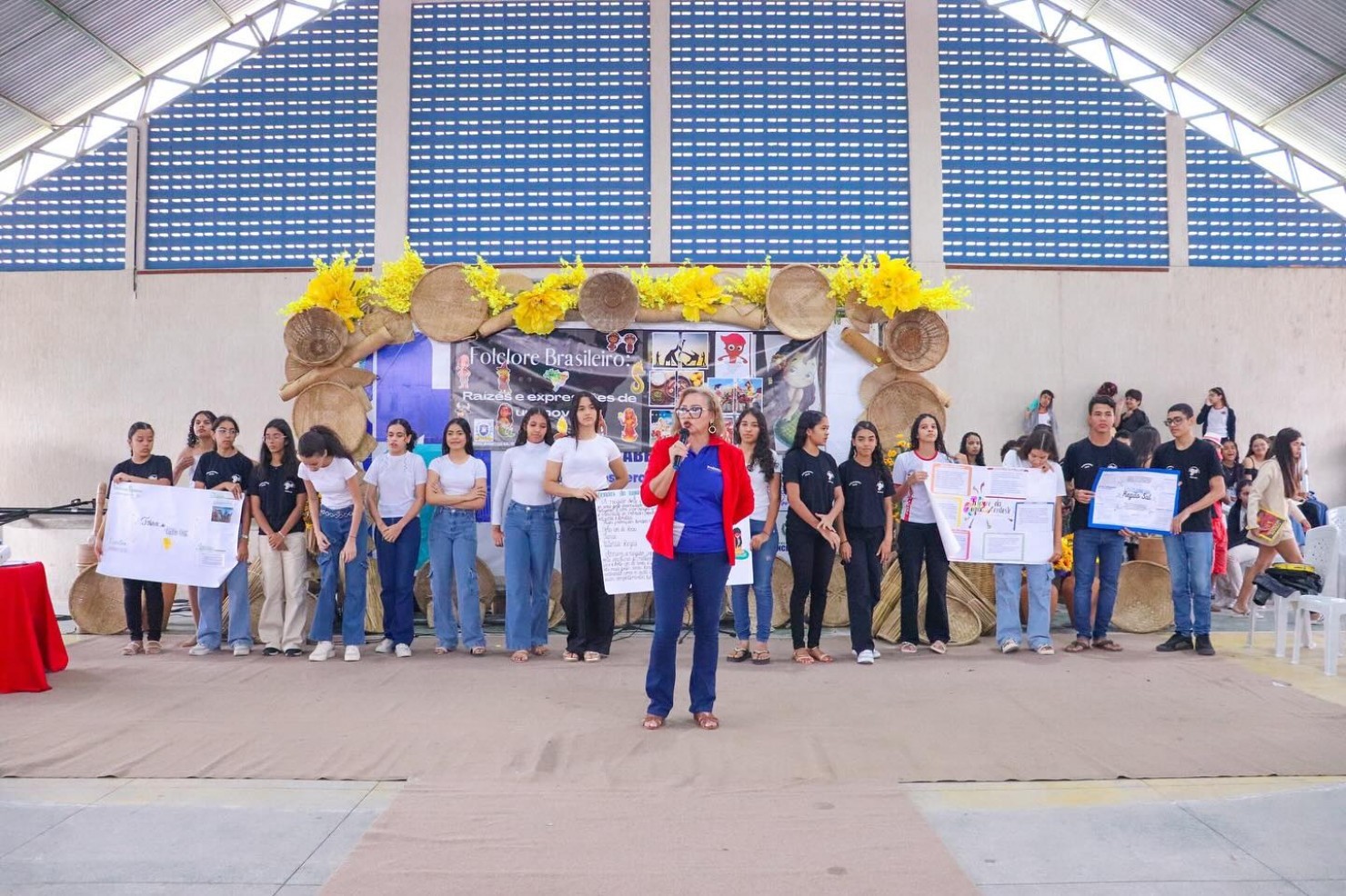 ESCOLA CARLOS ALBERTO REALIZA CULMINÂNCIA DO PROJETO “FOLCLORE BRASILEIRO: RAÍZES E EXPRESSÕES DE UM POVO” NA ULTIMA QUINTA-FEIRA (11)