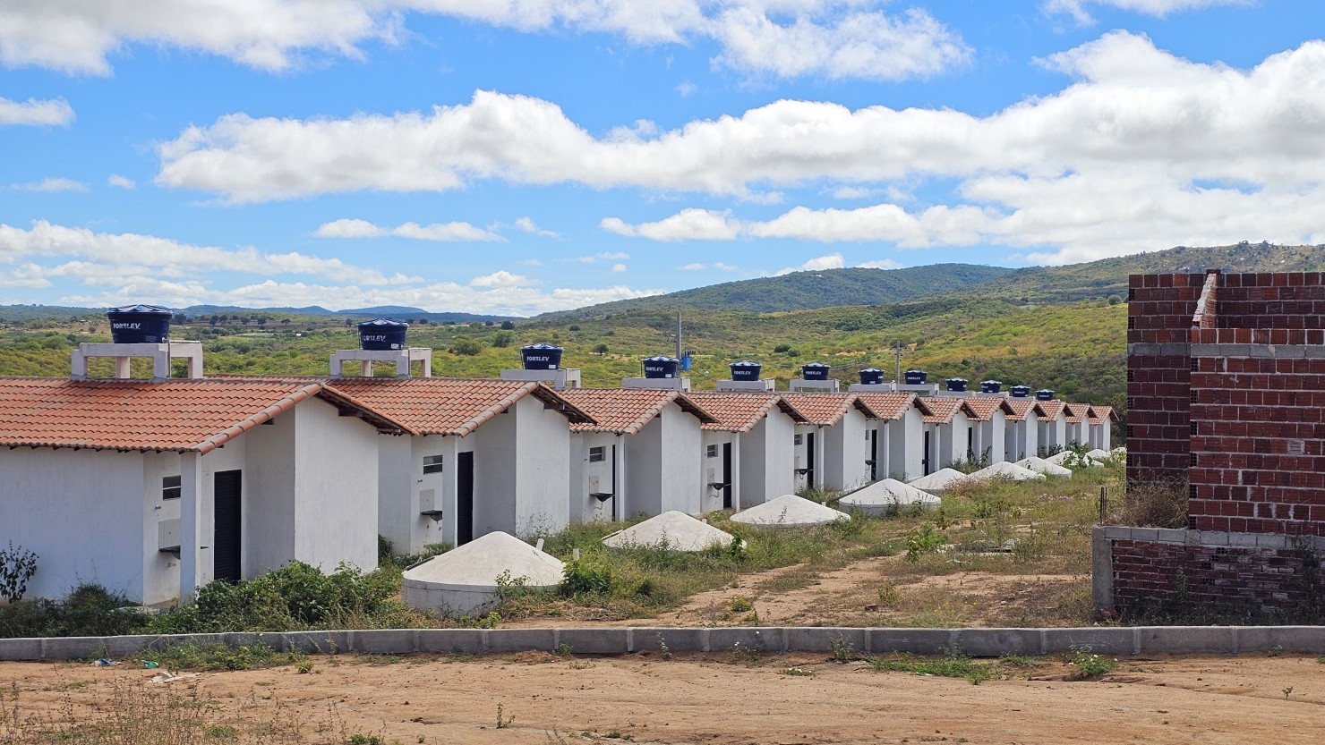 50 CASAS DO PROGRAMA DE HABITAÇÃO POPULAR DA PARAÍBA ESTÃO SENDO CONSTRUÍDAS EM PRINCESA
